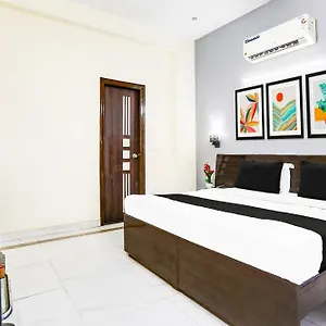 Super Collection O Sector 45 Near Huda Metro Station 4*, Gurgaon India